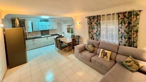 Apartamento T1 remodelado na praia da Salema, Algarve