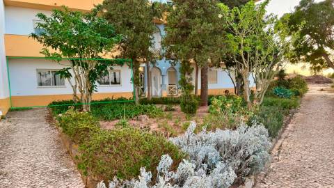 Apartamento T1 remodelado na praia da Salema, Algarve