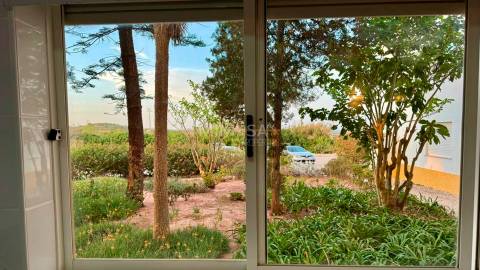 Apartamento T1 remodelado na praia da Salema, Algarve