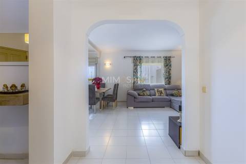 Apartamento T1 remodelado na praia da Salema, Algarve