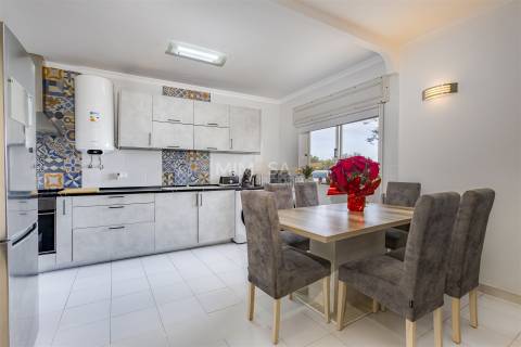 Apartamento T1 remodelado na praia da Salema, Algarve