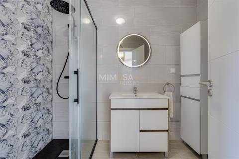 Apartamento T1 remodelado na praia da Salema, Algarve
