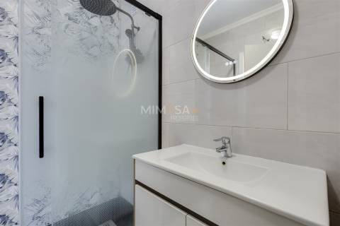 Apartamento T1 remodelado na praia da Salema, Algarve