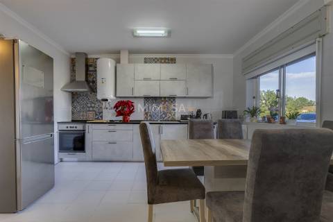 Apartamento T1 remodelado na praia da Salema, Algarve