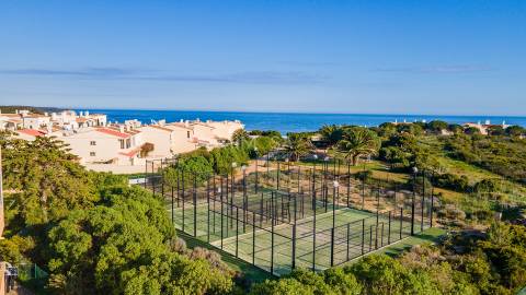 Apartamento T1 remodelado na praia da Salema, Algarve