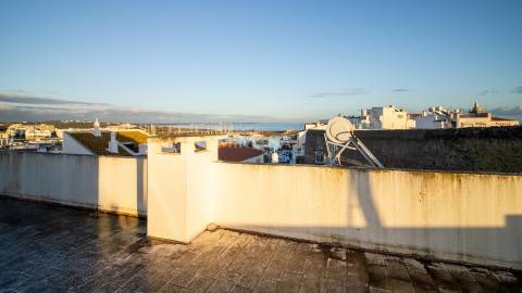 Apartamento T1 com estacionamento no centro de Lagos | Vista mar