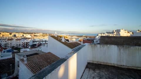 Apartamento T1 com estacionamento no centro de Lagos | Vista mar