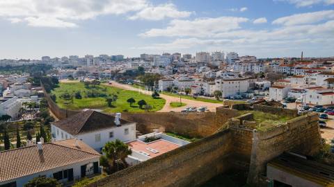Apartamento T1 com estacionamento no centro de Lagos | Vista mar