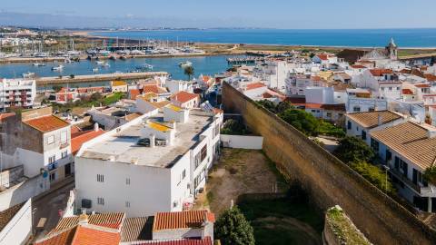 Apartamento T1 com estacionamento no centro de Lagos | Vista mar