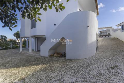 Elegante Moradia T4 em Cerro das Mos – Lagos