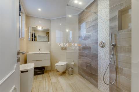 Elegante Moradia T4 em Cerro das Mos – Lagos