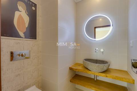 Elegante Moradia T4 em Cerro das Mos – Lagos