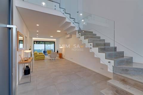 Moradia Moderna T3 em Suite para Arrendamento – Alvor / Portimão