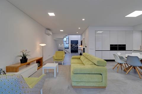 Moradia Moderna T3 em Suite para Arrendamento – Alvor / Portimão