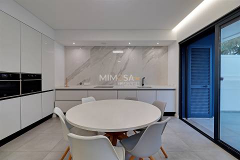 Moradia Moderna T3 em Suite para Arrendamento – Alvor / Portimão