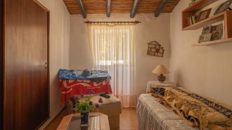 Moradia T3+1 num terreno com 2.420 m² junto a Silves