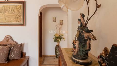 Moradia T3+1 num terreno com 2.420 m² junto a Silves