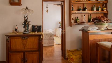 Moradia T3+1 num terreno com 2.420 m² junto a Silves