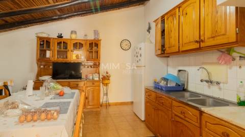 Moradia T3+1 num terreno com 2.420 m² junto a Silves