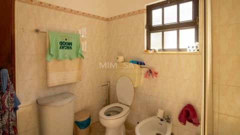 Moradia T3+1 num terreno com 2.420 m² junto a Silves