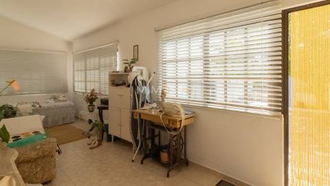 Moradia T3+1 num terreno com 2.420 m² junto a Silves