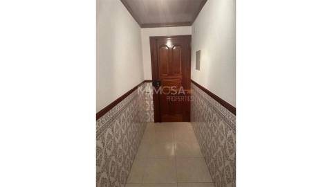 Oportunidade em Lagos: Apartamento T2 próximo de Porto de Mós