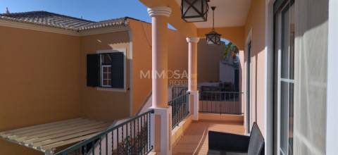 Moradia T5 de 3 pisos com moradia T1 independente e Garagem, Lagos