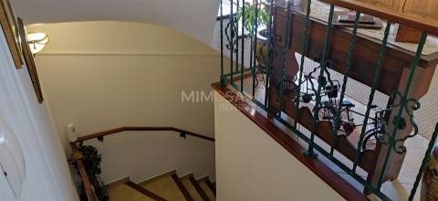 Moradia T5 de 3 pisos com moradia T1 independente e Garagem, Lagos