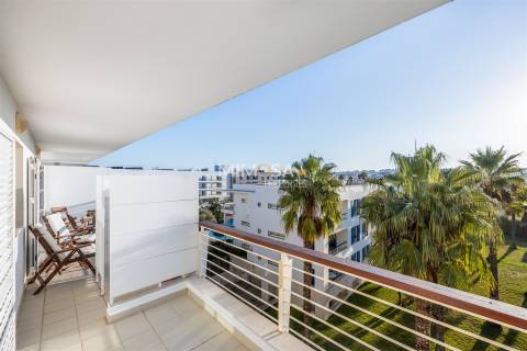 Apartamento T1 com Vista Parcial Mar – Marina de Lagos