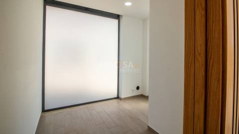 Loja em Localização Central - Junto à Câmara Municipal de Lagos