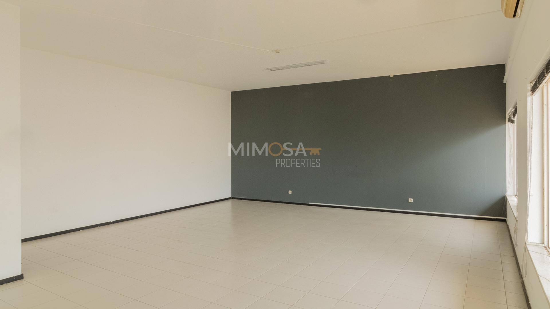 Espaço Comercial em Localização Estratégica no Centro de Lagos