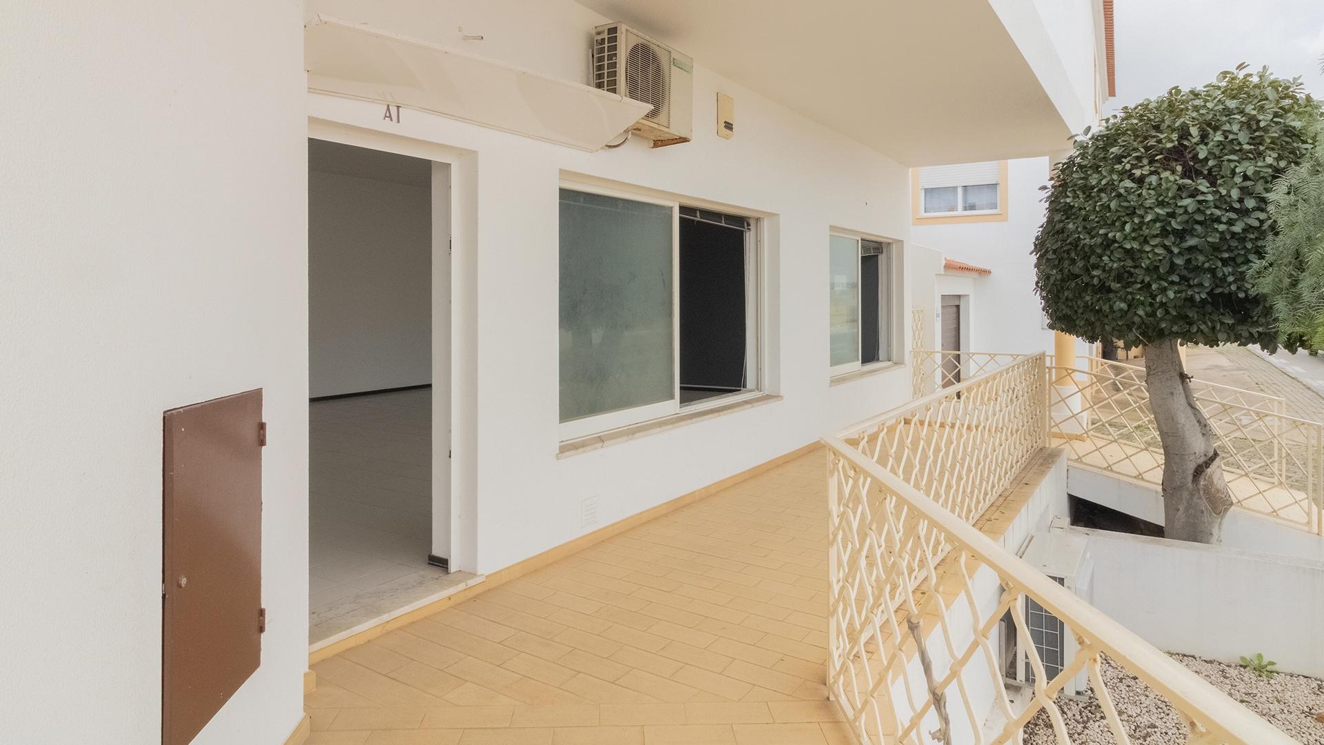 Espaço Comercial em Localização Estratégica no Centro de Lagos