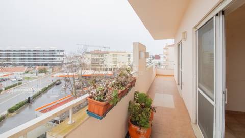 Apartamento T2 com Varanda e Vista para a Ria, Lagos