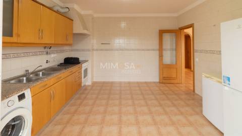 Apartamento T2 com Varanda e Vista para a Ria, Lagos