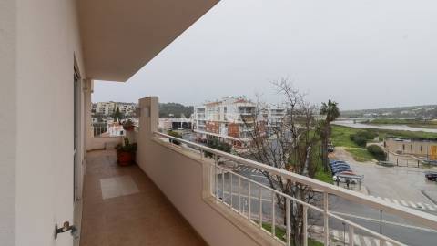 Apartamento T2 com Varanda e Vista para a Ria, Lagos
