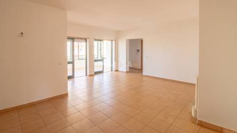 Apartamento T3 virado a Sul junto no centro de Lagos