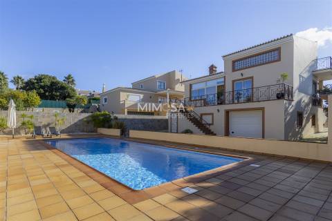 Moradia T3 com Piscina e Vista Mar na Praia da Luz, Lagos