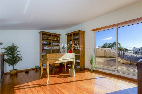 Moradia T3 com Piscina e Vista Mar na Praia da Luz, Lagos