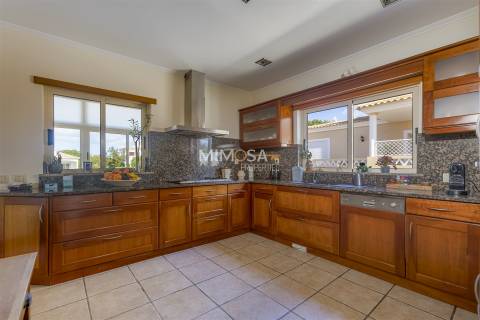 Moradia T3 com Piscina e Vista Mar na Praia da Luz, Lagos