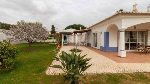 Moradia T3 Exclusiva com piscina a 2 min da Meia Praia – Lagos