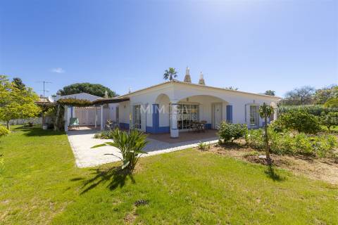 Moradia T3 Exclusiva com piscina a 2 min da Meia Praia – Lagos