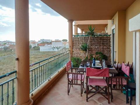 Apartamento T2 com Vista Mar a 5 Minutos da Praia, Burgau