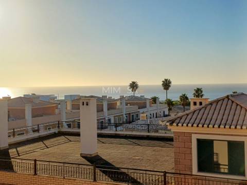 Apartamento T2 com Vista Mar a 5 Minutos da Praia, Burgau