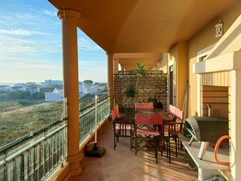 Apartamento T2 com Vista Mar a 5 Minutos da Praia, Burgau