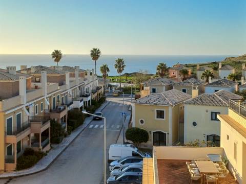 Apartamento T2 com Vista Mar a 5 Minutos da Praia, Burgau