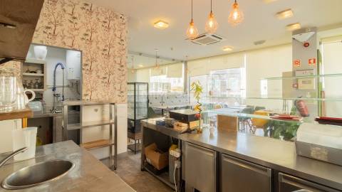 Excelente oportunidade – Restaurante totalmente equipado em Lagos