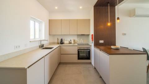 T2 Duplex Renovado com Vista Mar | 100m da Praia da Luz