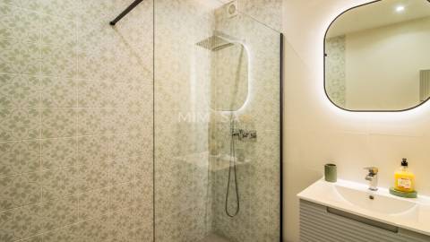 T2 Duplex Renovado com Vista Mar | 100m da Praia da Luz