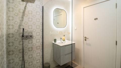 T2 Duplex Renovado com Vista Mar | 100m da Praia da Luz