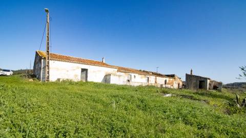 Terreno para construção e investimento em turismo em Bensafrim